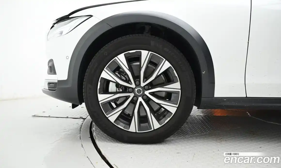 Volvo V90 2024 2.0 Автомат в Москве № 164172, фото 5