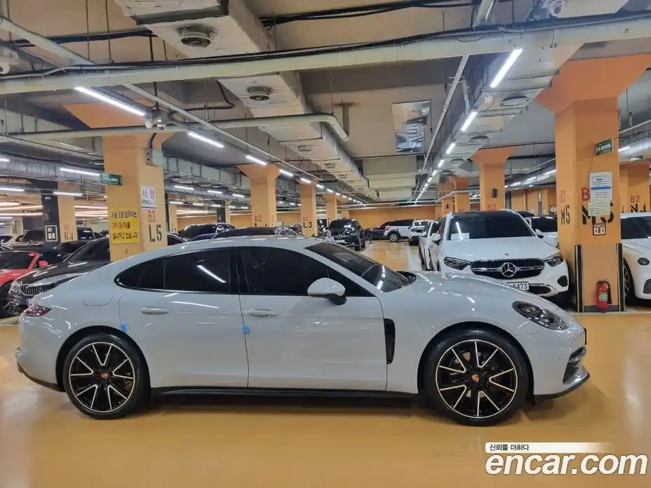 Porsche Panamera 2019 3.0 Автомат в Москве № 165914, фото 3