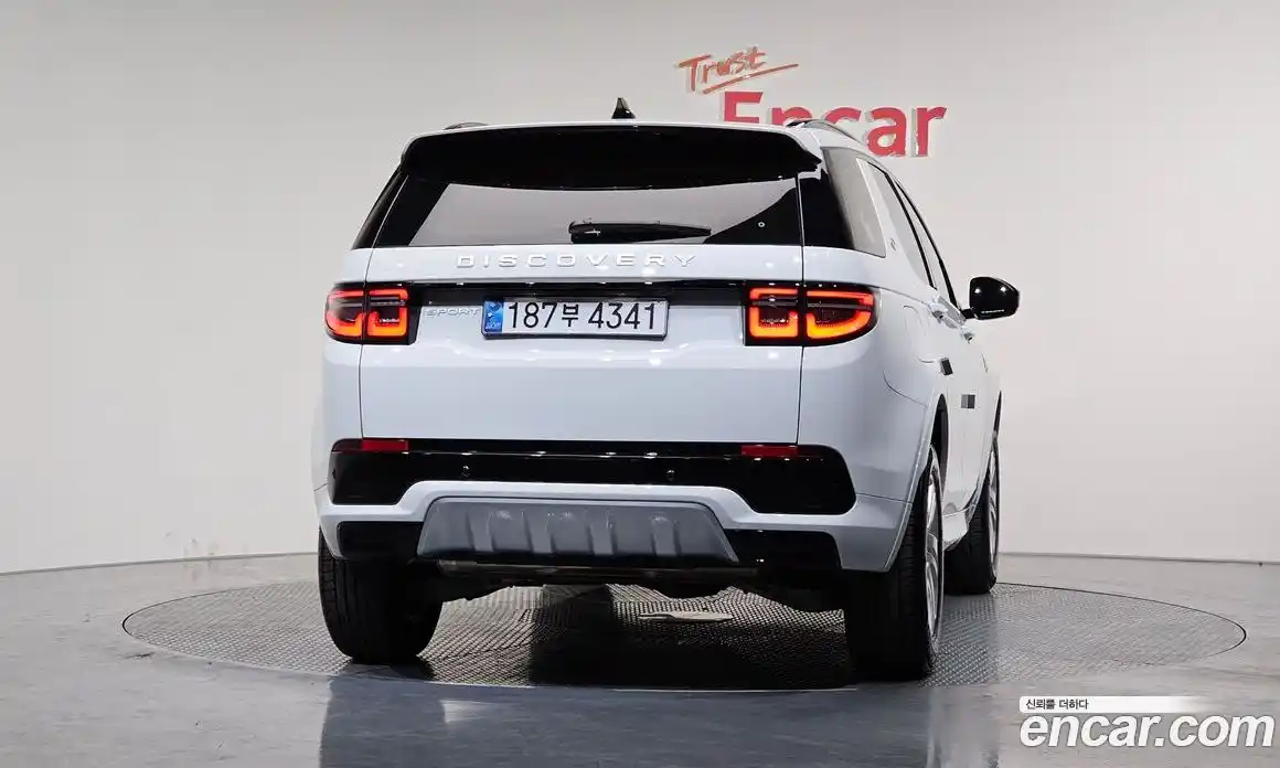 Land Rover Discovery Sport 2024 2.0 Автомат в Москве № 165935, фото 15