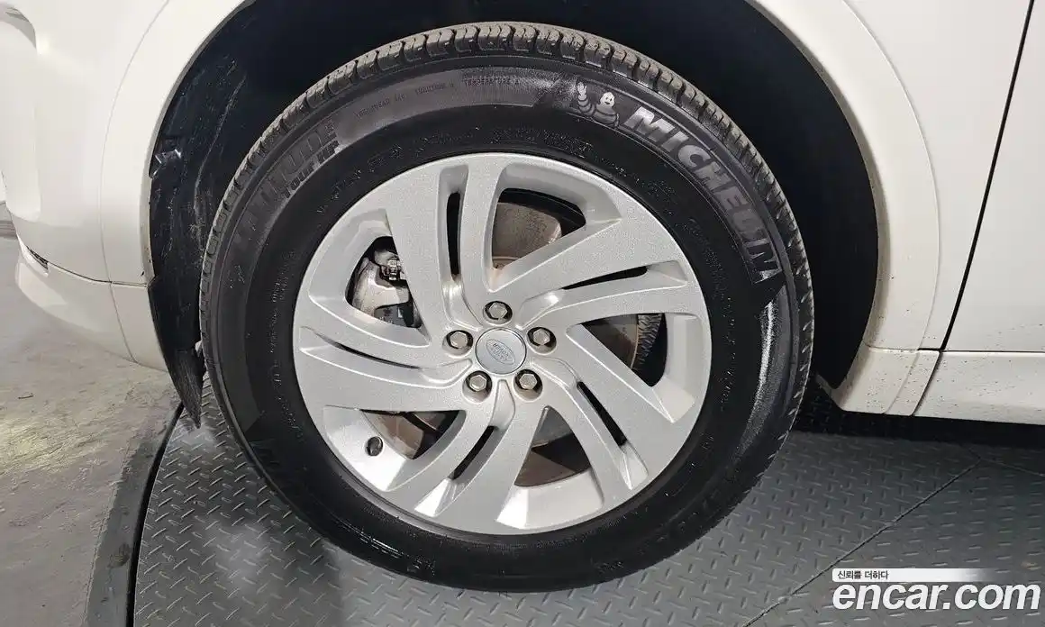 Land Rover Discovery Sport 2024 2.0 Автомат в Москве № 165935, фото 19