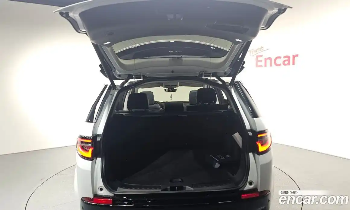 Land Rover Discovery Sport 2024 2.0 Автомат в Москве № 165935, фото 5