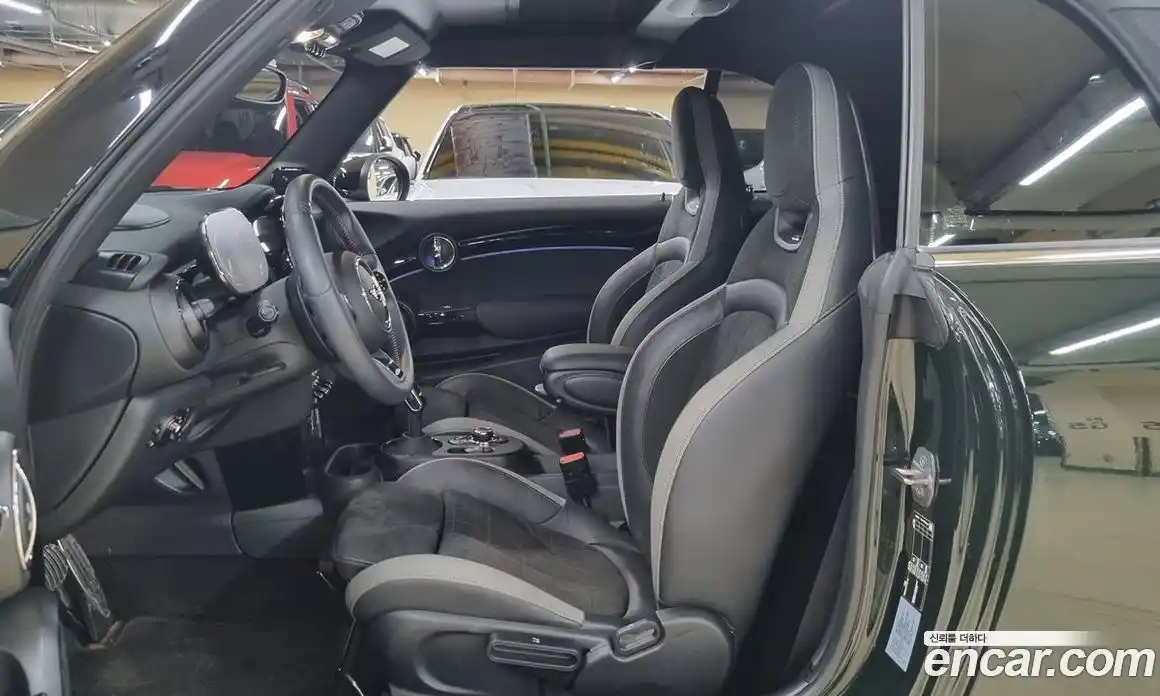 Mini Cooper Convertible 2023 2.0 Автомат в Москве № 167452, фото 17