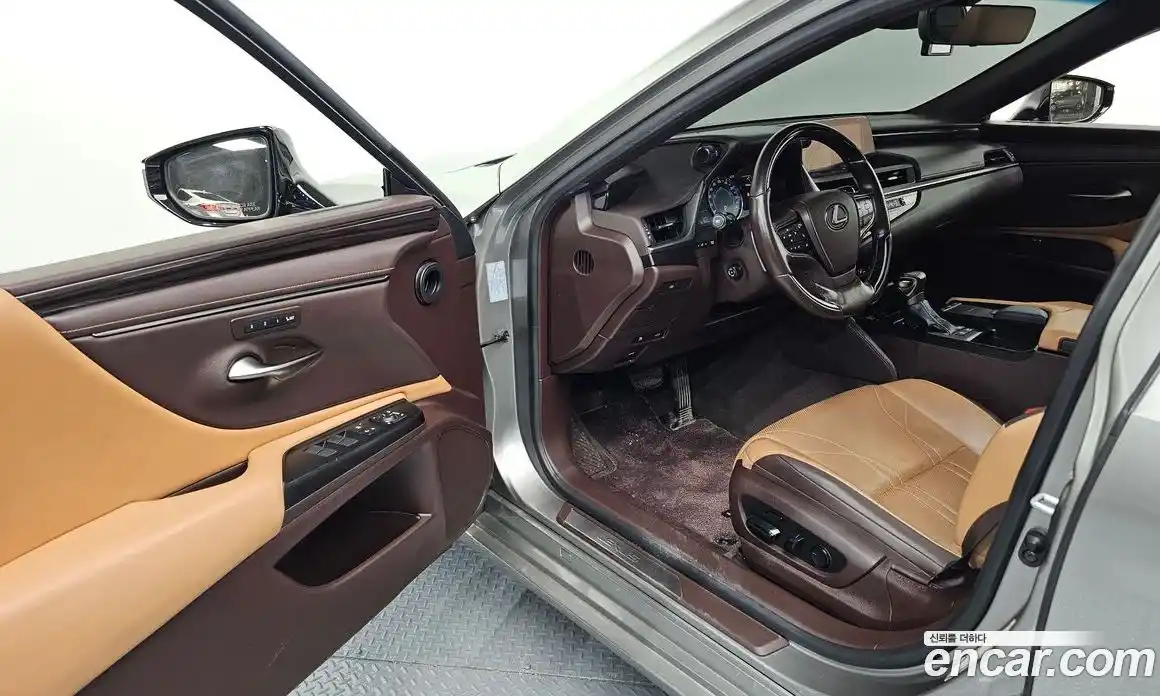 Lexus ES 2020 2.5 Автомат в Москве № 168256, фото 12