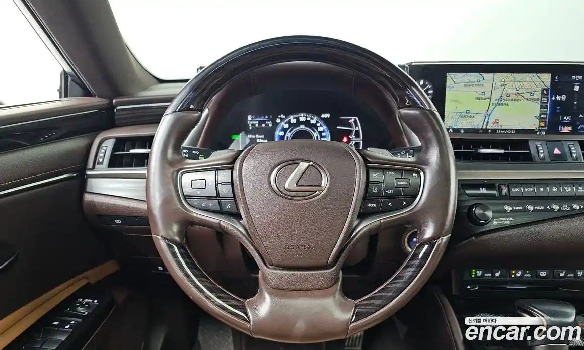 Lexus ES 2020 2.5 Автомат в Москве № 168256, фото 7