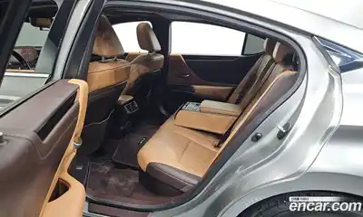 Lexus ES 2020 2.5 Автомат в Москве № 168256, миниатюра 8