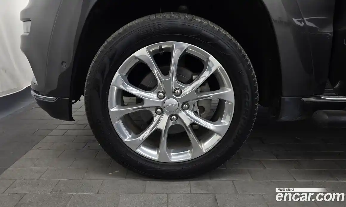 Jeep Cherokee 2020 3.6 Автомат в Москве № 169761, фото 9