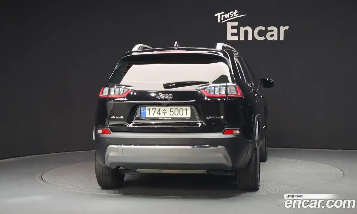 Jeep Cherokee 2021 2.4 Автомат в Москве № 169786, фото 18