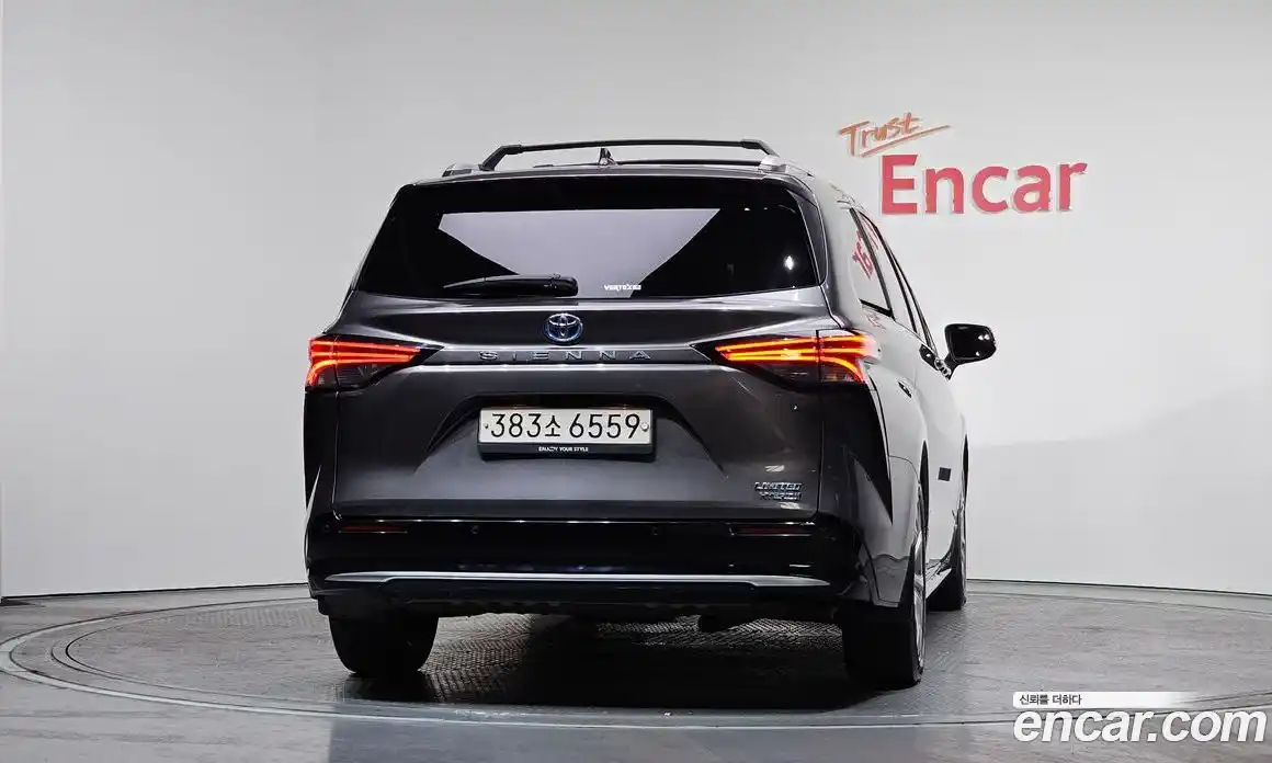 Toyota Sienna 2021 2.5 Автомат в Москве № 170315, фото 17