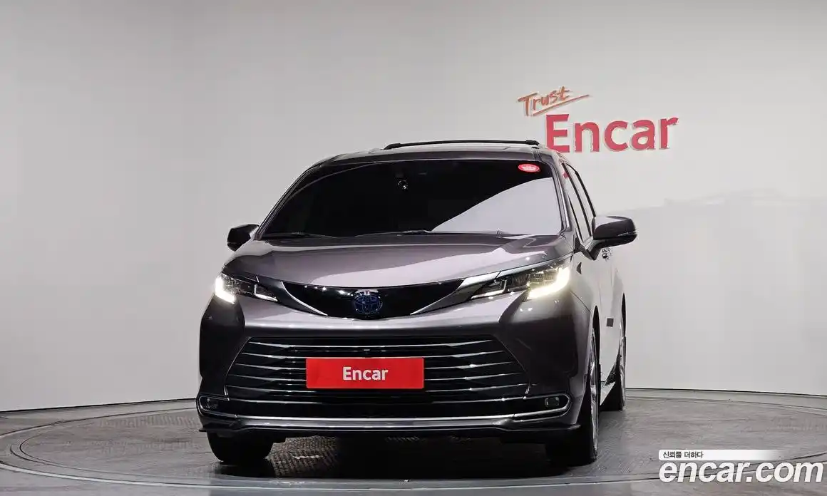 Toyota Sienna 2021 2.5 Автомат в Москве № 170315, фото 19