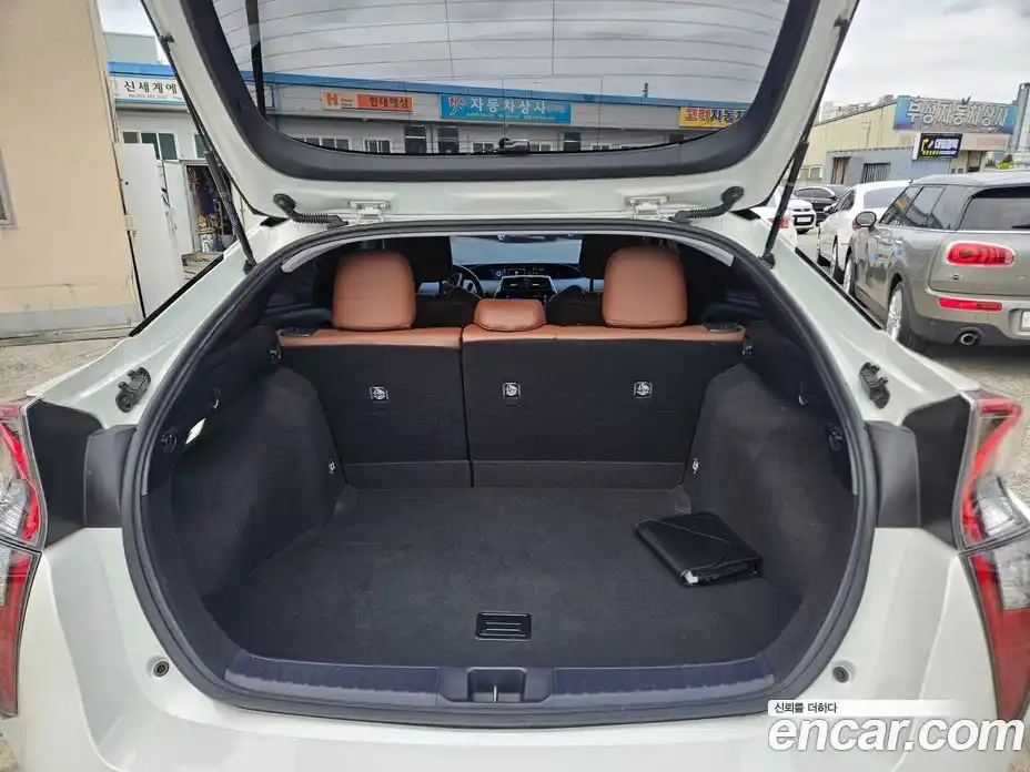 Toyota Prius 2018 1.8 Вариатор в Москве № 170351, фото 20