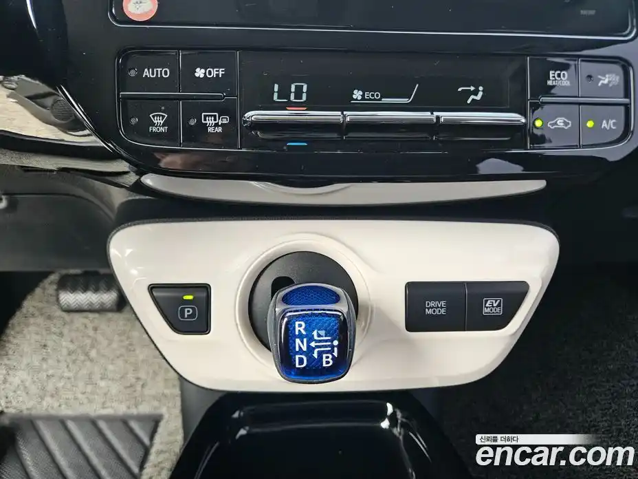 Toyota Prius 2018 1.8 Вариатор в Москве № 170351, фото 9