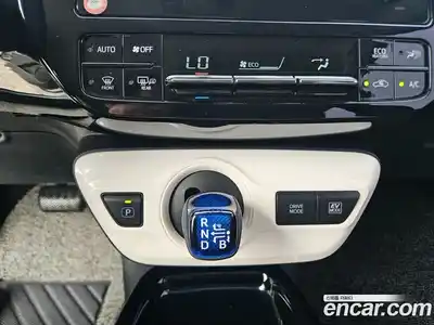 Toyota Prius 2018 1.8 Вариатор в Москве № 170351, миниатюра 9