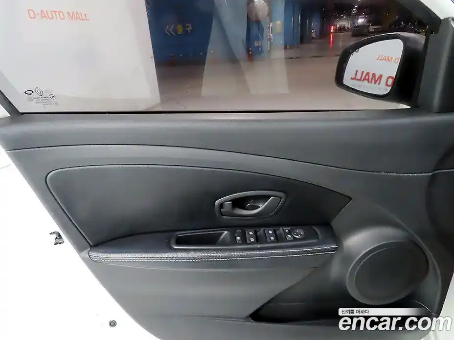 Renault SM3 2016 1.6 Автомат в Москве № 186190, фото 14