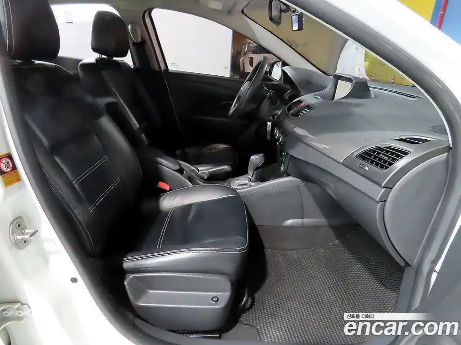 Renault SM3 2016 1.6 Автомат в Москве № 186190, фото 9