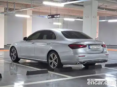 Mercedes-Benz E-Class 2021 2.0 Автомат в Москве № 194091, миниатюра 3