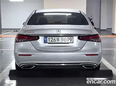 Mercedes-Benz E-Class 2021 2.0 Автомат в Москве № 194091, миниатюра 4