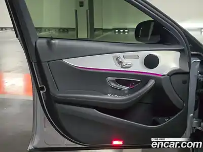 Mercedes-Benz E-Class 2021 2.0 Автомат в Москве № 194091, миниатюра 7