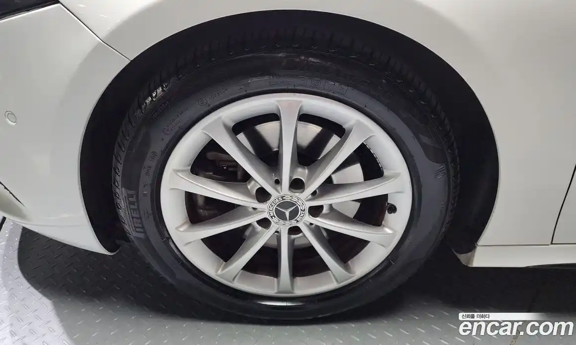 Mercedes-Benz A-Class 2020 2.0 Автомат в Москве № 194440, фото 11