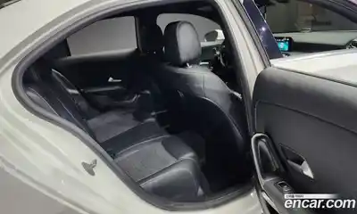 Mercedes-Benz A-Class 2020 2.0 Автомат в Москве № 194440, миниатюра 4