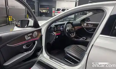 Mercedes-Benz E-Class 2019 2.0 Автомат в Москве № 194856, миниатюра 2
