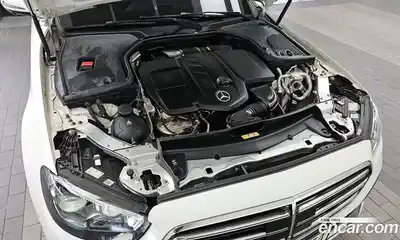 Mercedes-Benz E-Class 2022 1.9 Автомат в Москве № 195377, миниатюра 9