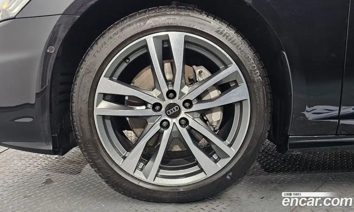 Audi A6 2023 2.0 Автомат в Москве № 195878, фото 1