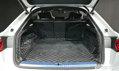 Audi Q8 2020 3.0 Автомат в Москве № 196348, миниатюра 3