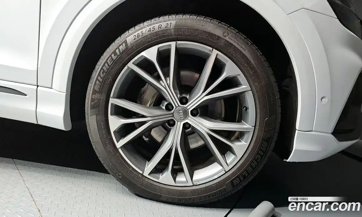 Audi Q8 2020 3.0 Автомат в Москве № 196348, фото 6