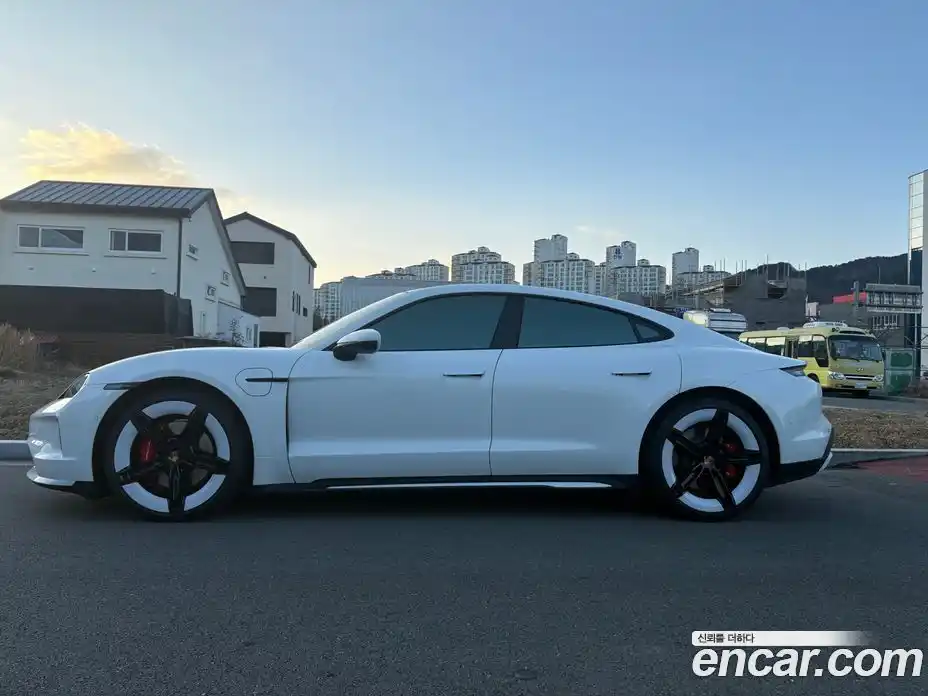 Porsche Taycan 2025 Автомат в Москве № 197814, фото 5