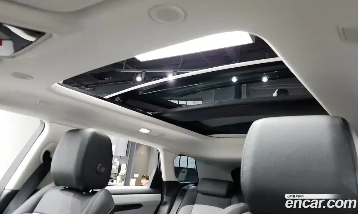 Land Rover Range-Rover Evoque 2025 2.0 Автомат в Москве № 198073, фото 17