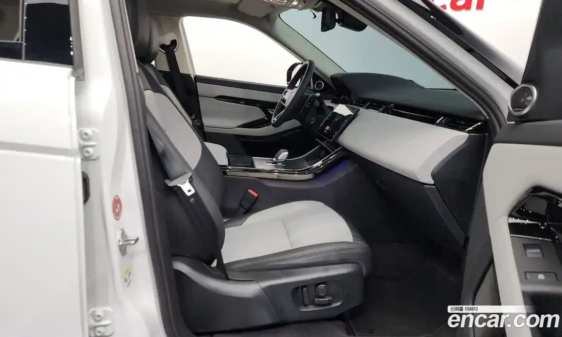 Land Rover Range-Rover Evoque 2025 2.0 Автомат в Москве № 198073, фото 19