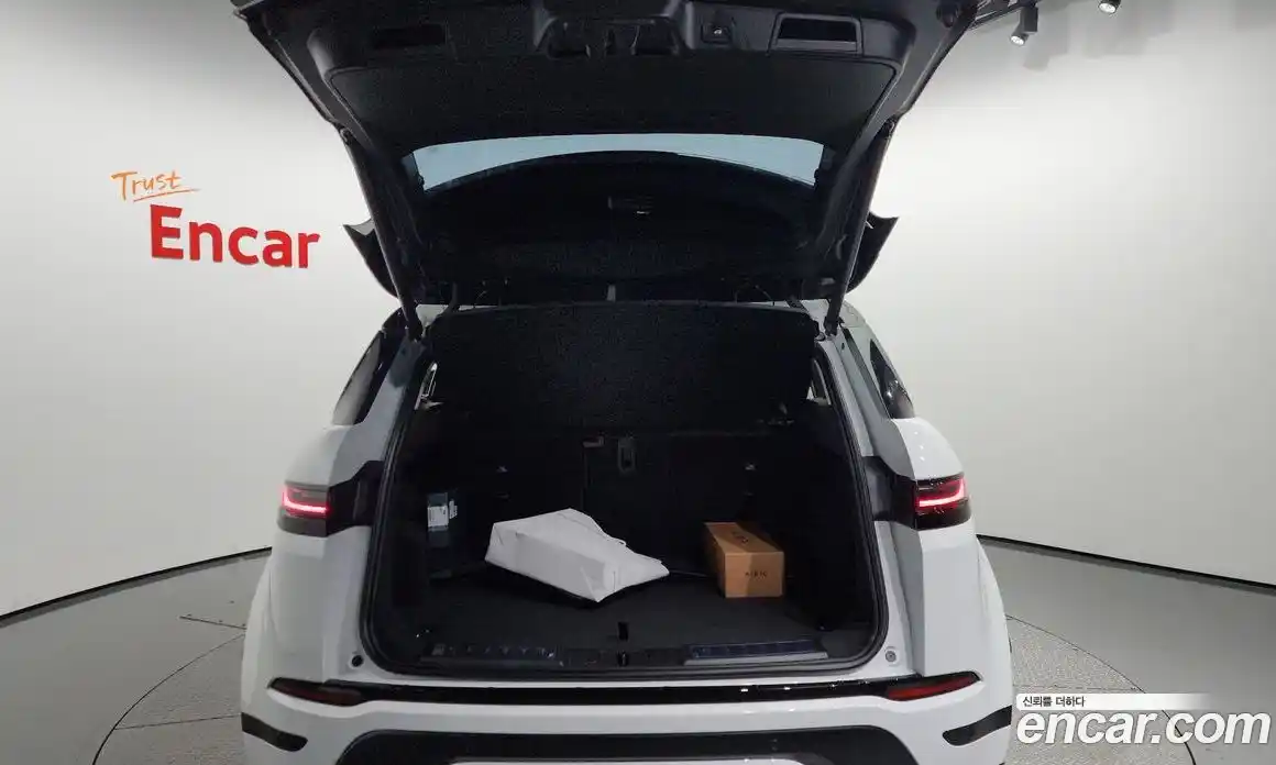 Land Rover Range-Rover Evoque 2025 2.0 Автомат в Москве № 198073, фото 7