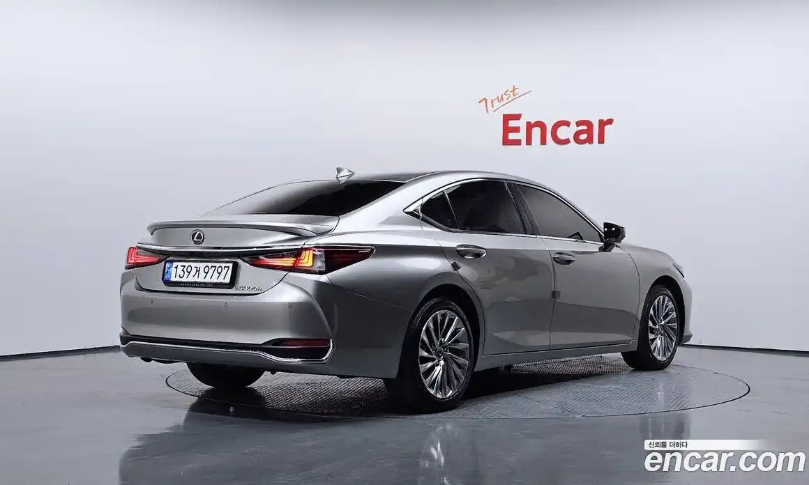 Lexus ES 2025 2.5 Автомат в Москве № 198840, фото 14