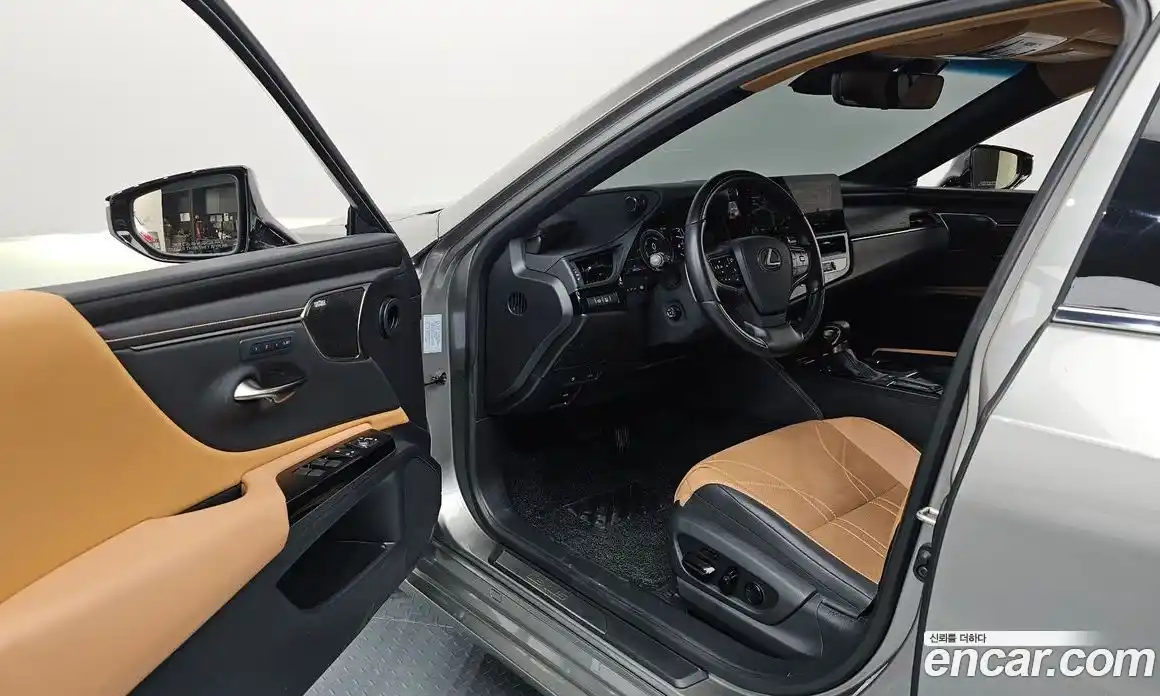 Lexus ES 2025 2.5 Автомат в Москве № 198840, фото 18