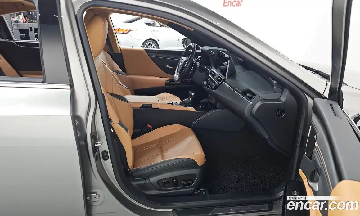 Lexus ES 2025 2.5 Автомат в Москве № 198840, фото 19