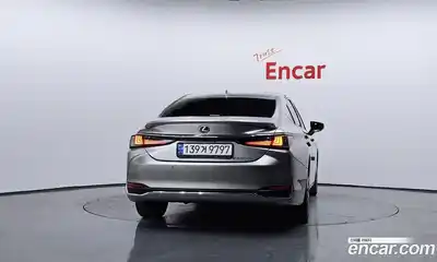 Lexus ES 2025 2.5 Автомат в Москве № 198840, миниатюра 2