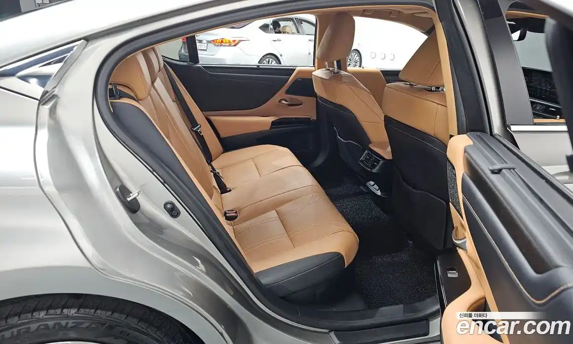 Lexus ES 2025 2.5 Автомат в Москве № 198840, фото 7