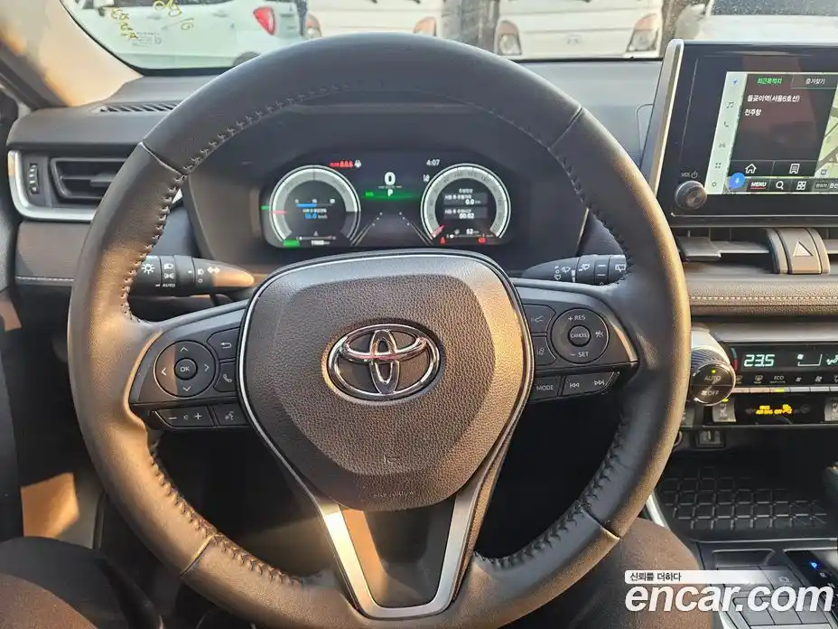 Toyota RAV4 2024 2.5 Автомат в Москве № 199564, фото 10