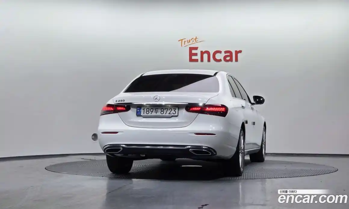 Mercedes-Benz E-Class 2023 2.0 Автомат в Москве № 203930, фото 12