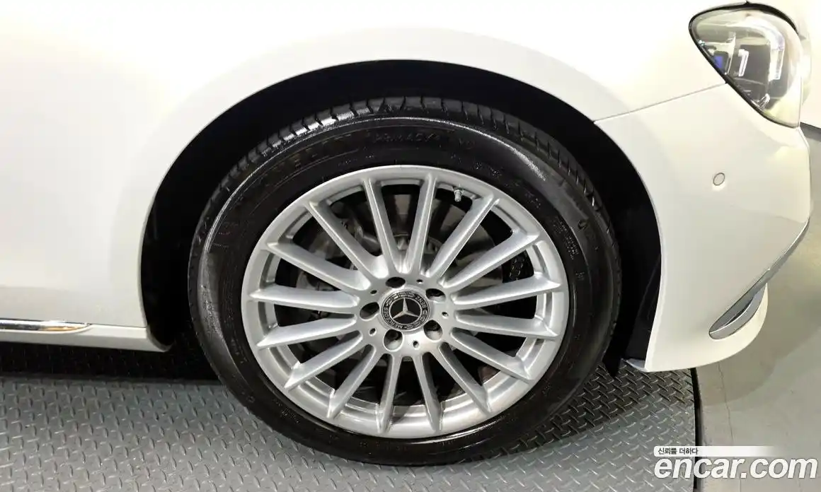 Mercedes-Benz E-Class 2023 2.0 Автомат в Москве № 203930, фото 14