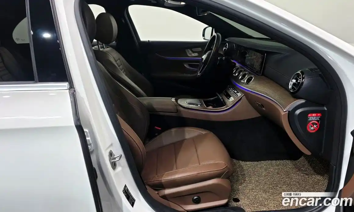 Mercedes-Benz E-Class 2023 2.0 Автомат в Москве № 203930, фото 17