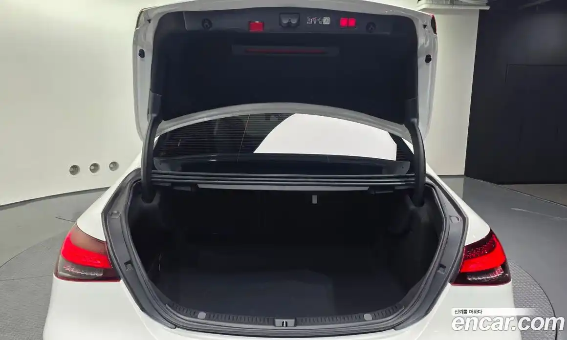 Mercedes-Benz E-Class 2023 2.0 Автомат в Москве № 203930, фото 10