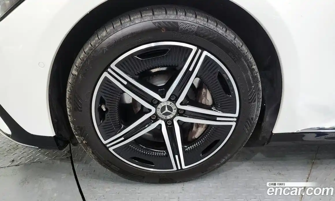 Mercedes-Benz EQE 2024 0.3 Автомат в Москве № 206667, фото 12