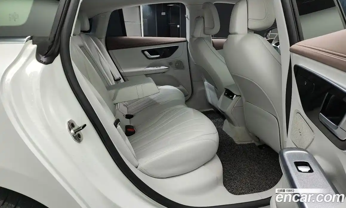 Mercedes-Benz EQE 2024 0.3 Автомат в Москве № 206667, фото 9