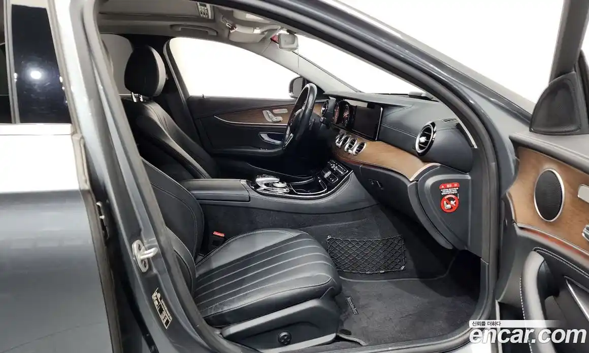 Mercedes-Benz E-Class 2020 1.9 Автомат в Москве № 212166, фото 13