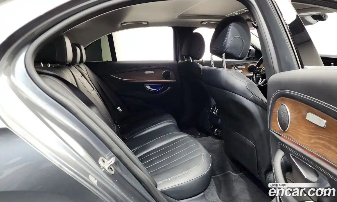 Mercedes-Benz E-Class 2020 1.9 Автомат в Москве № 212166, фото 14