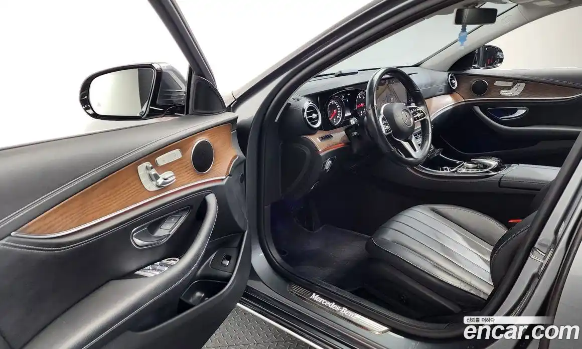 Mercedes-Benz E-Class 2020 1.9 Автомат в Москве № 212166, фото 20