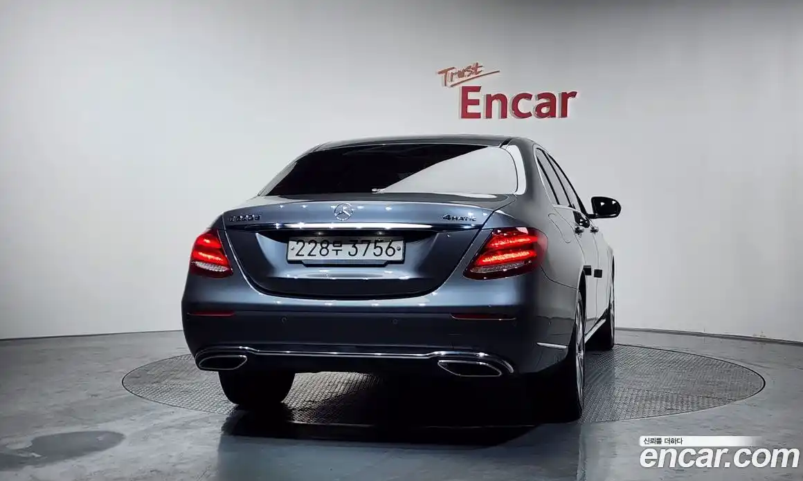 Mercedes-Benz E-Class 2020 1.9 Автомат в Москве № 212166, фото 3