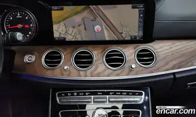 Mercedes-Benz E-Class 2020 1.9 Автомат в Москве № 212166, миниатюра 5