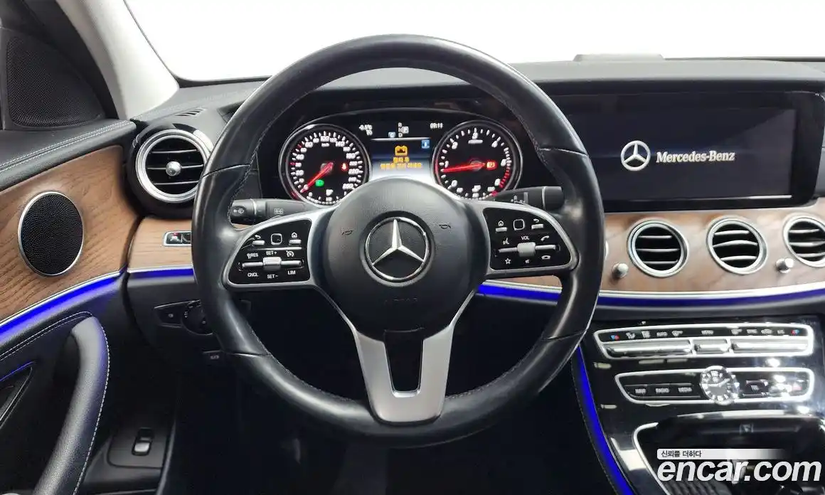 Mercedes-Benz E-Class 2020 1.9 Автомат в Москве № 212166, фото 10